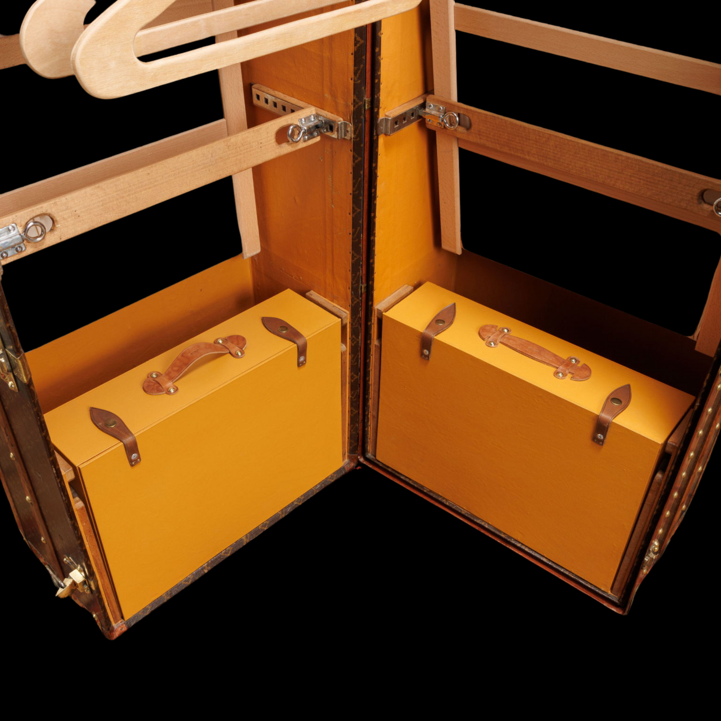 Louis Vuitton Malle Armoire, 1930