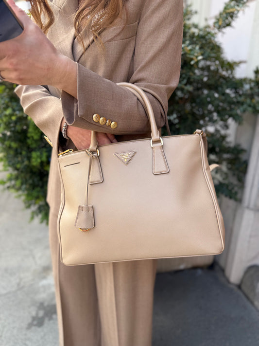 Prada “Galleria” large sabbia