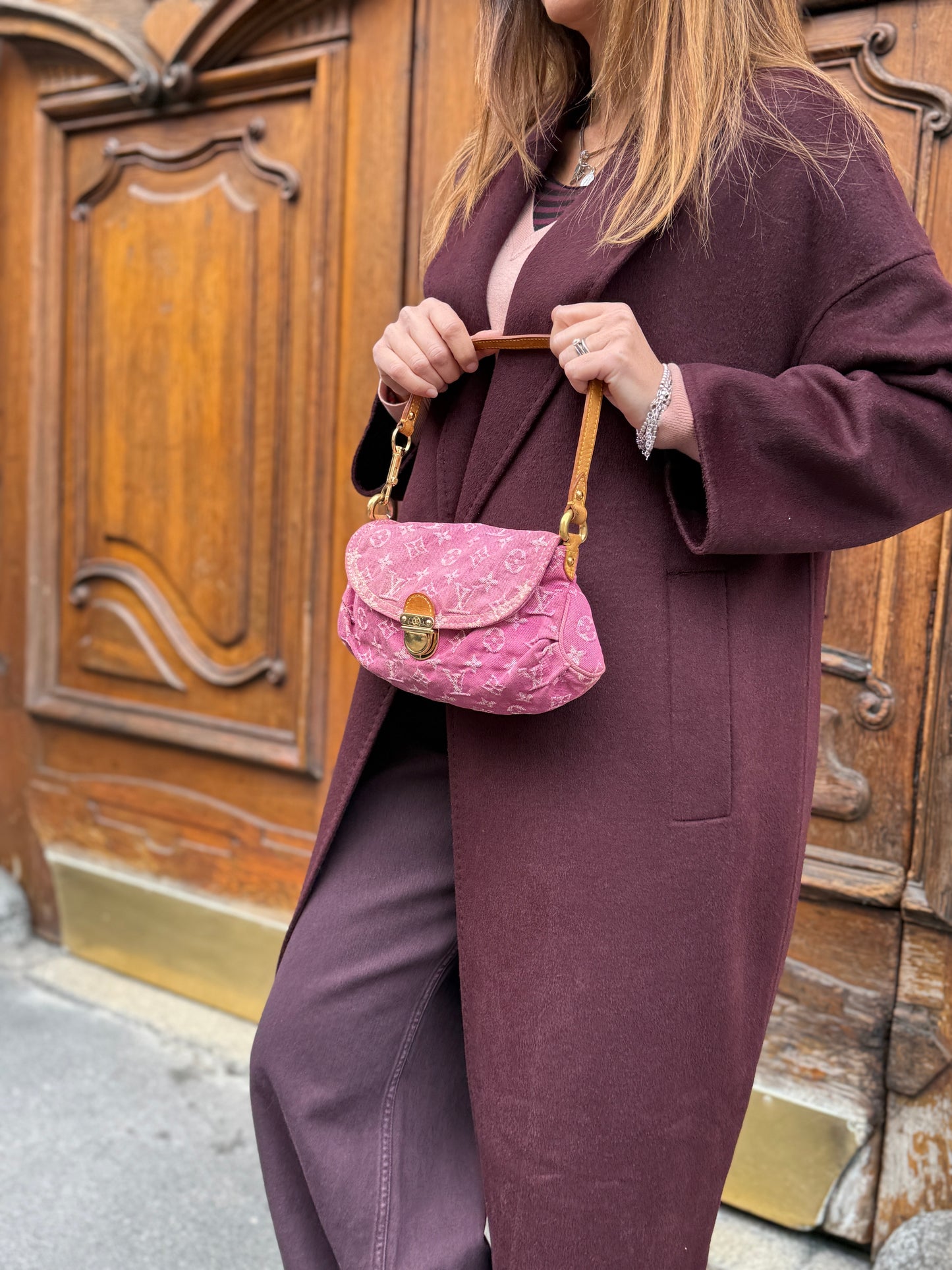 borsa a spalla Louis Vuitton “Pleaty” PM in tela denim monogram rosa