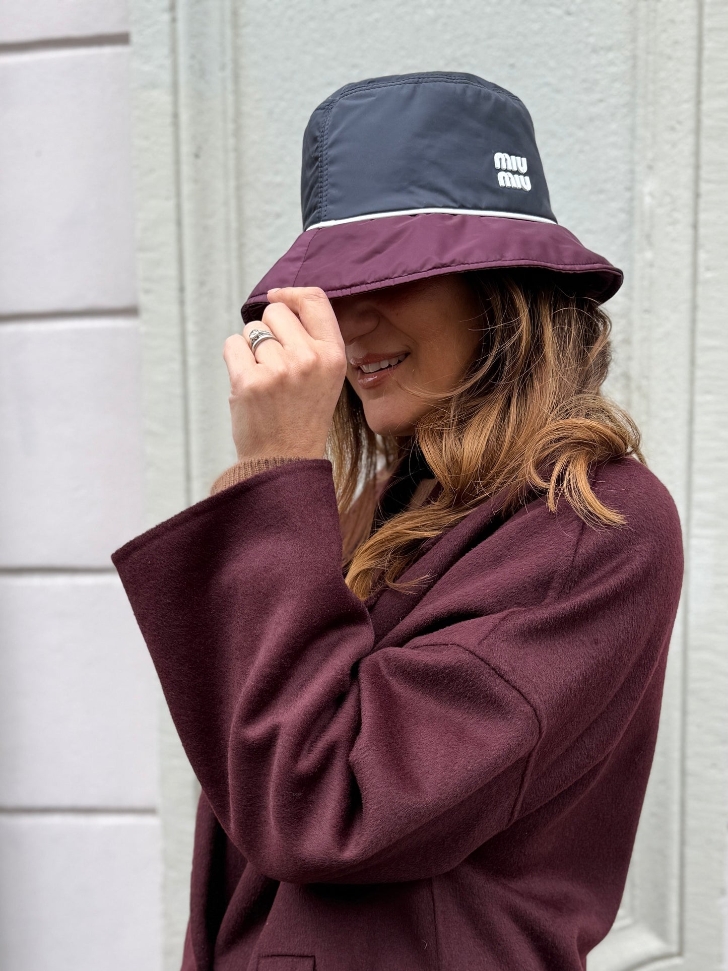 Cappello Prada pescatore bicolor