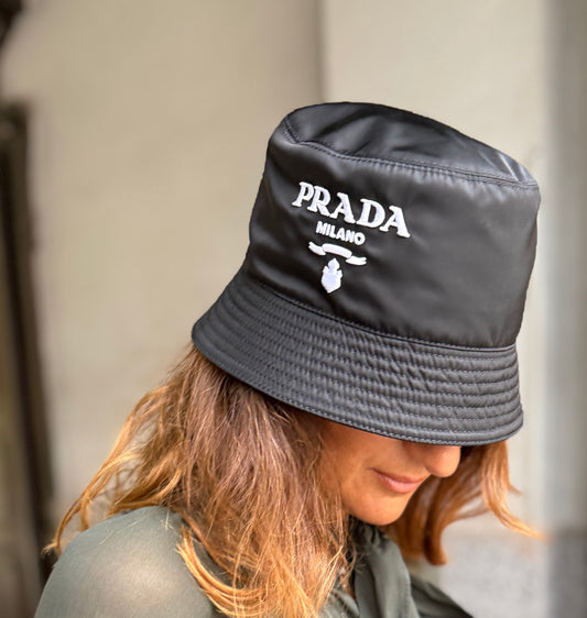 Cappello da pescatore Prada nero