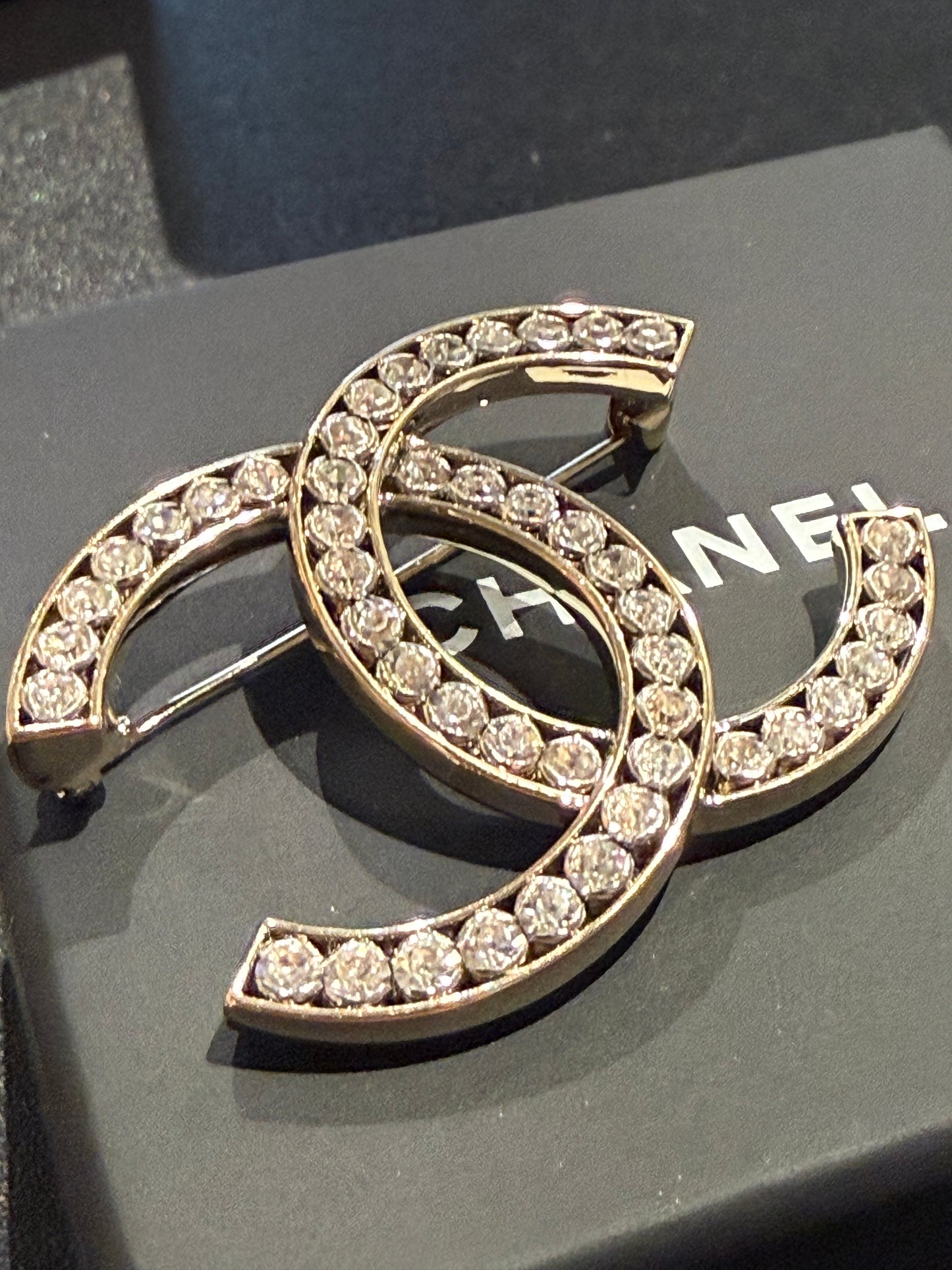 Spilla Chanel