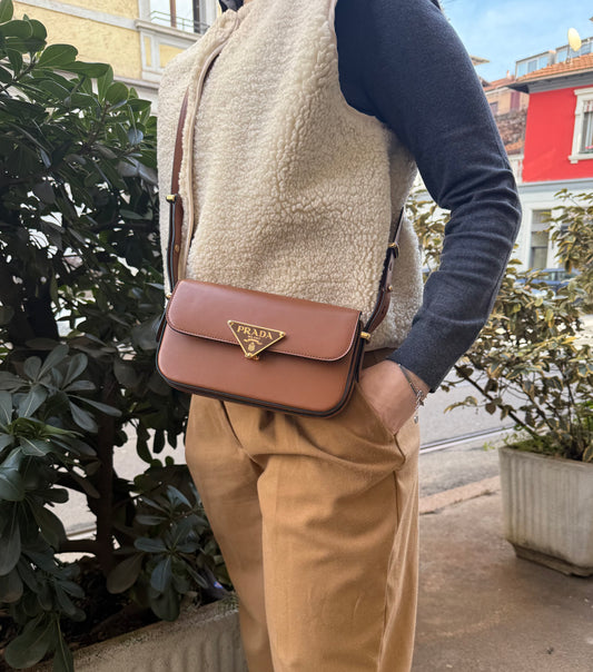 Borsa Prada in pelle color brandy
