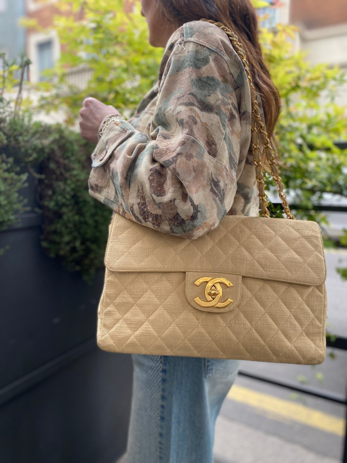 CHANEL MAXI JUMBO LINO